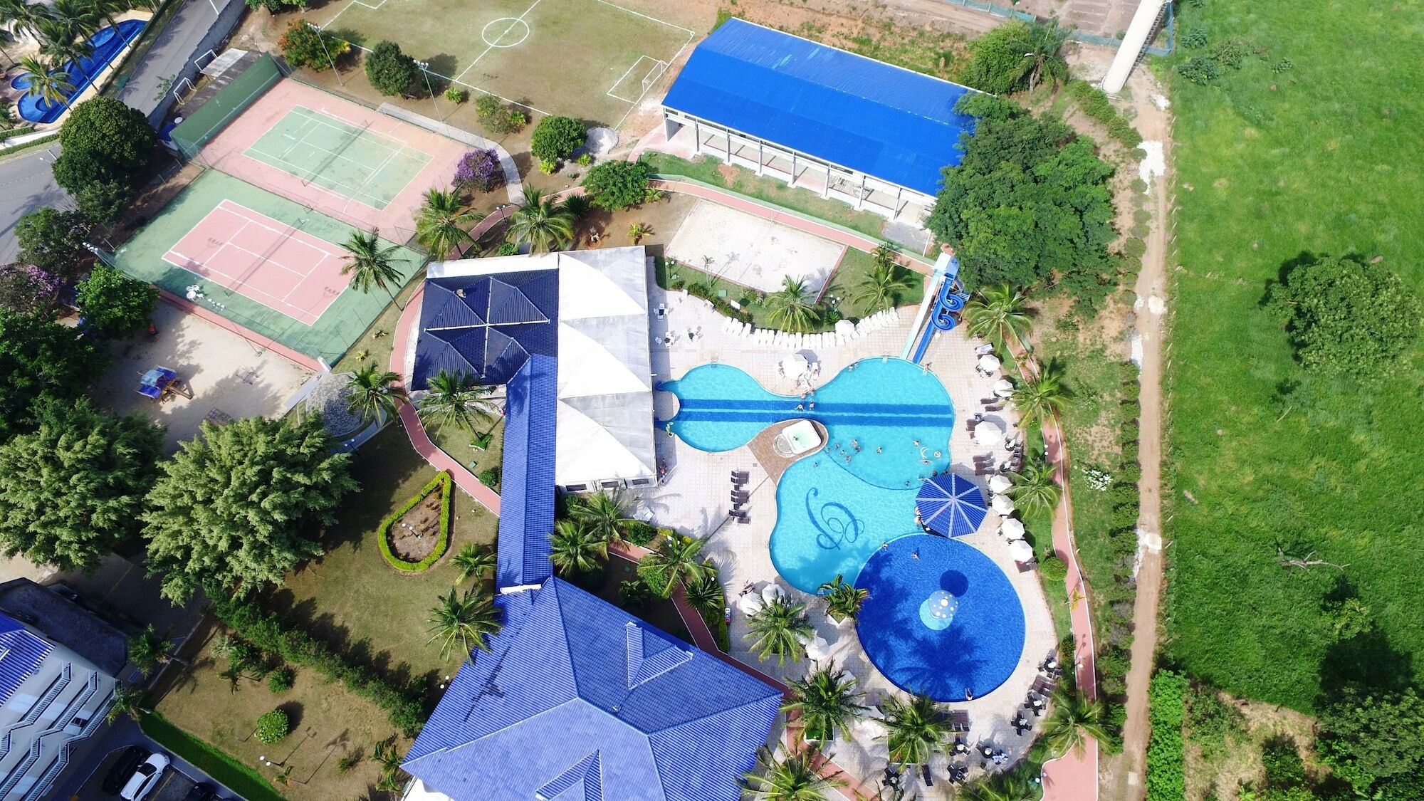 Colonial Plaza Hotel 平达莫尼扬加巴 外观 照片