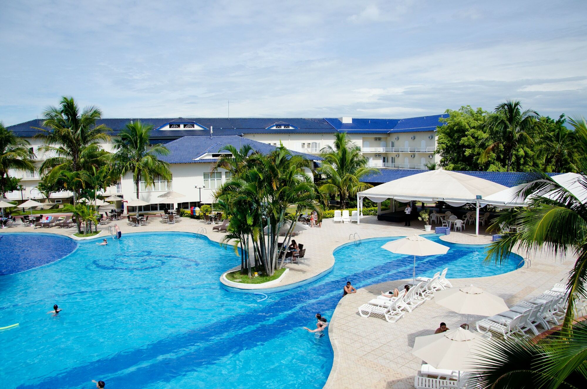 Colonial Plaza Hotel 平达莫尼扬加巴 外观 照片